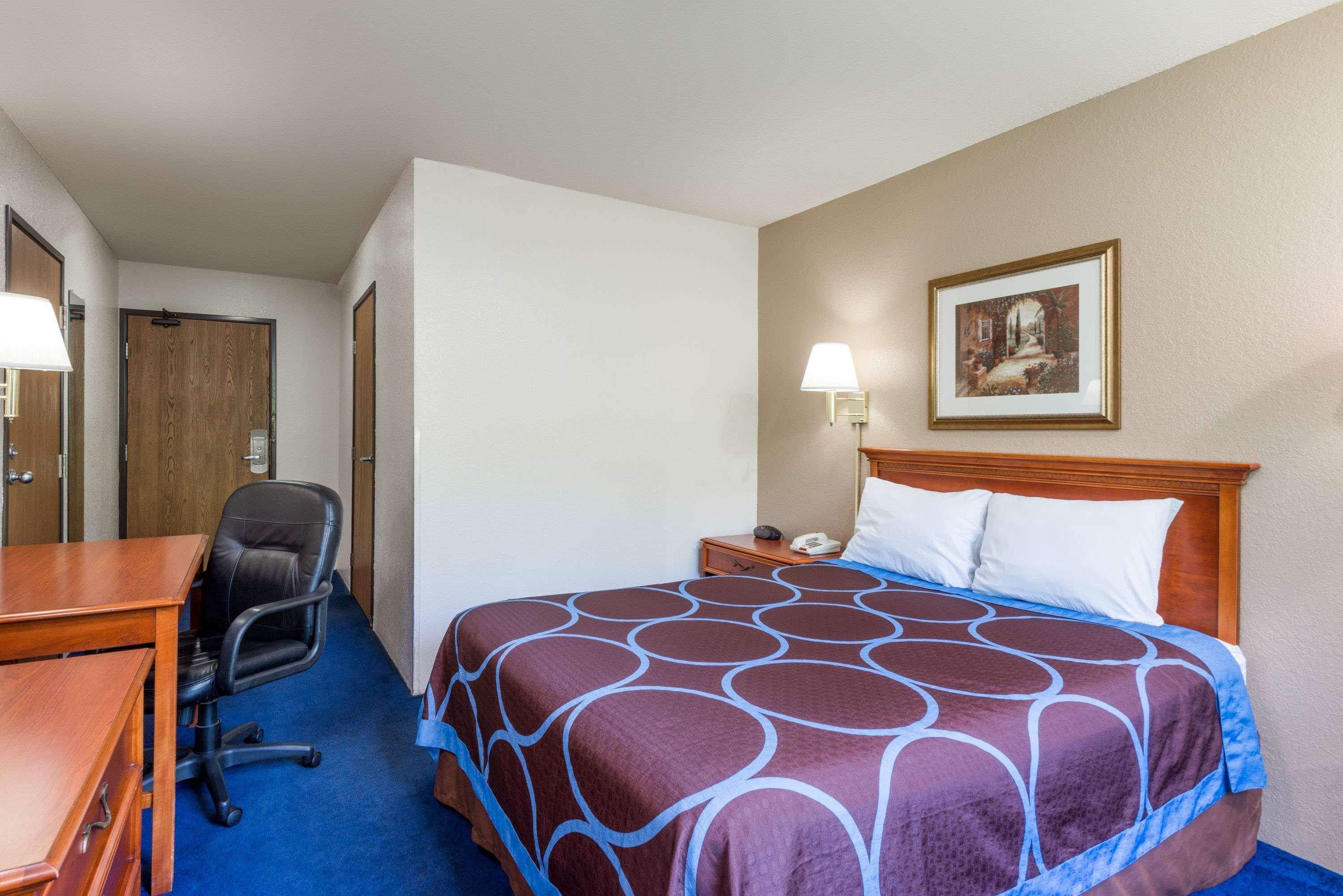 מלון Super 8 By Wyndham Delmont מראה חיצוני תמונה